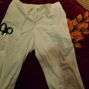 White scrub pant womans